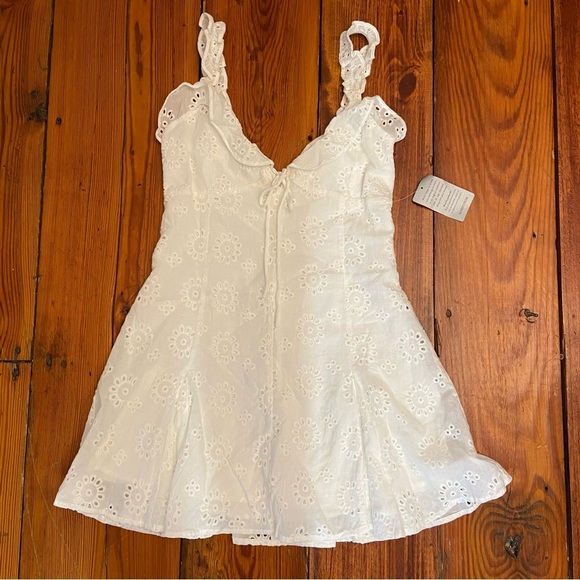 Lush ROMANTIC WHITE RUFFLE EYELET DRESS Size L White Spring Summer Feminine Airy - Picture 9 of 14